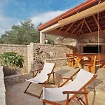 Stone House Mia - Two Bedroom Stone House With Terrace And Sea View Дом отдыха