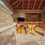 Stone House Mia - Two Bedroom Stone House With Terrace And Sea View Дом отдыха