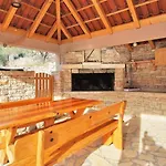 Stone House Mia - Two Bedroom Stone House With Terrace And Sea View Casa de Férias *