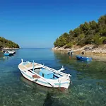 Stone House Mia - Two Bedroom Stone House With Terrace And Sea View * Вела-Лука
