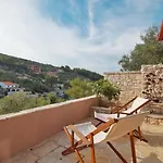 Stone House Mia - Two Bedroom Stone House With Terrace And Sea View * Вела-Лука
