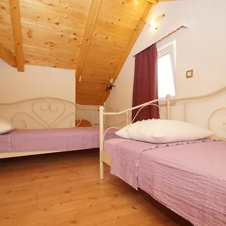 Stone House Mia - Two Bedroom Stone House With Terrace And Sea View Vakantiehuis Vela Luka
