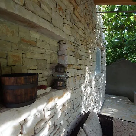 Stone House Mia - Two Bedroom Stone House With Terrace And Sea View