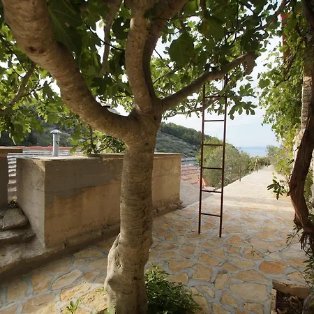Дом отдыха Stone House Mia - Two Bedroom Stone House With Terrace And Sea View Вела-Лука
