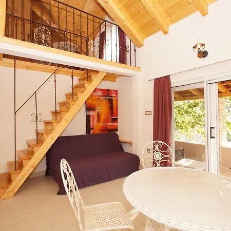 Stone House Mia - Two Bedroom Stone House With Terrace And Sea View Vela Luka