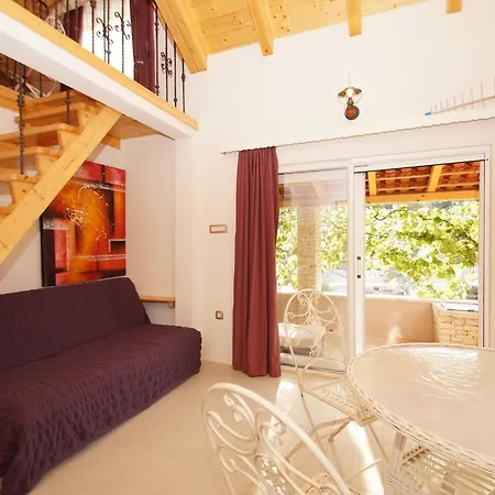 Stone House Mia - Two Bedroom Stone House With Terrace And Sea View Vakantiehuis Vela Luka