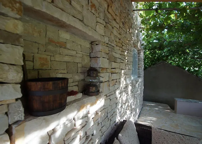 Stone House Mia - Two Bedroom Stone House With Terrace And Sea View