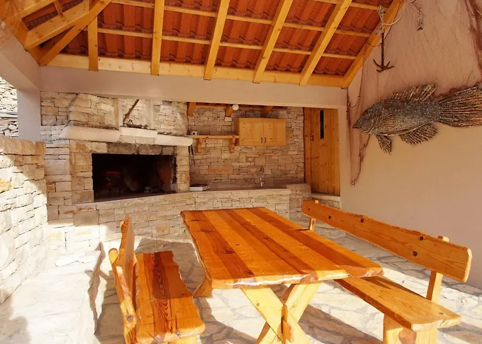 Stone House Mia - Two Bedroom Stone House With Terrace And Sea View