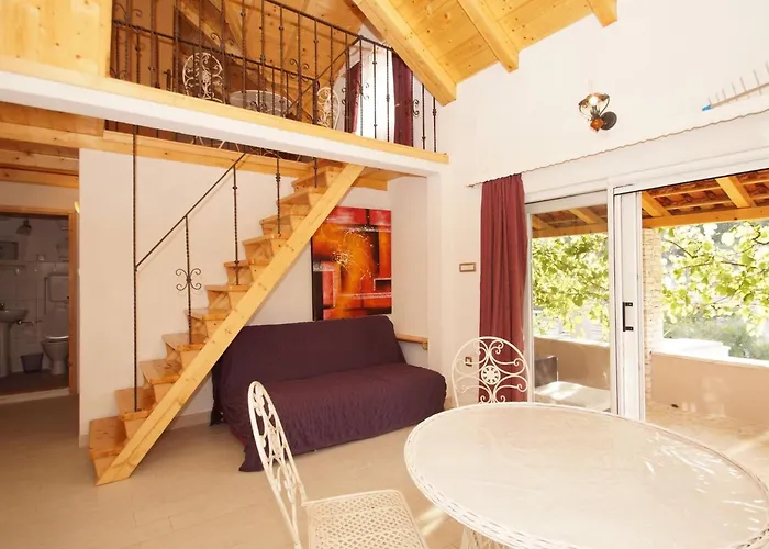 Stone House Mia - Two Bedroom Stone House With Terrace And Sea View Vela Luka